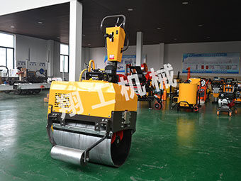 道路養(yǎng)護責任重大，小型壓路機需求迅速增長