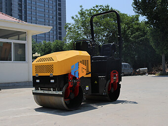 小型壓路機(jī)都有哪些特點(diǎn)呢？