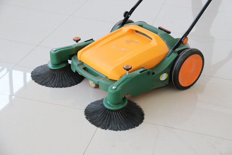 工廠地面選擇掃地機還是洗地機比較合適？