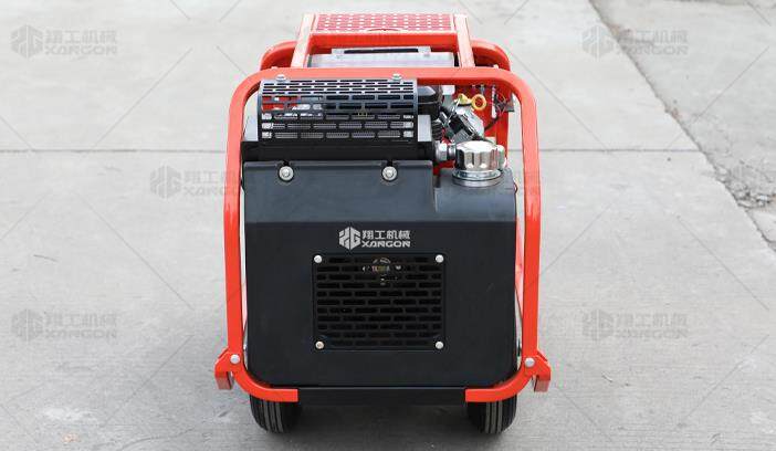 液壓動(dòng)力站自帶散熱器，可持久工作