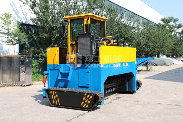 翻堆機對物料均勻翻堆攏堆，也可疏松